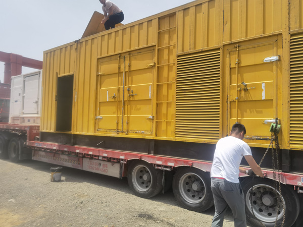 布拖除了负载情况和发动机维护，还有哪些因素会影响 200kw 柴油发电机的油耗？