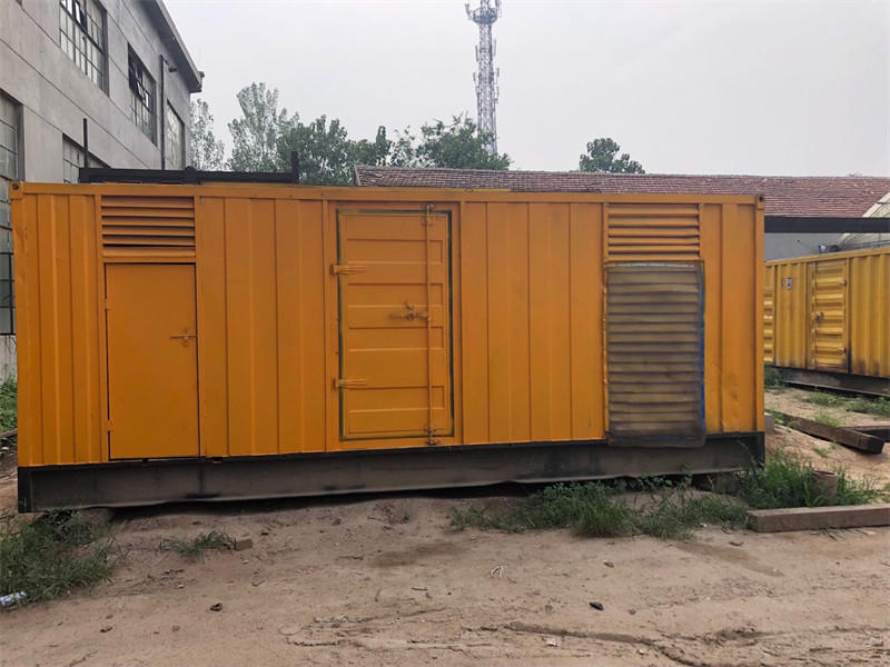 布拖柴油发电机如何判断新机油是否已经完全充满机油滤清器？