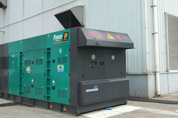 布拖燃油滤清器的更换流程是怎样的？