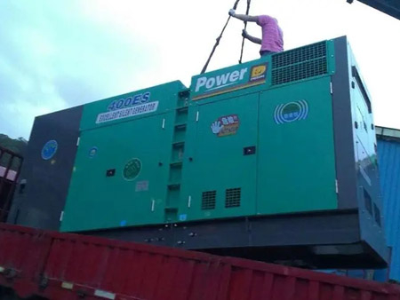 布拖柴油发电机组转速不稳定时，如何对发动机进行维护？