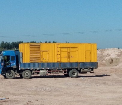 布拖发电机出租如何判断柴油发电机冷却液是否需要更换？