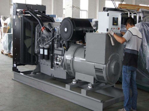 布拖柴油发电机组和储能设备配合使用的案例