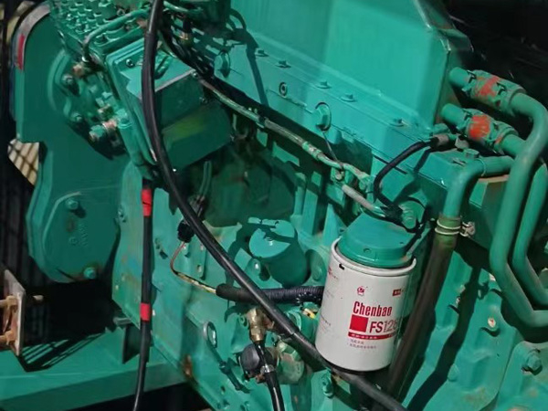 布拖如何确定新的发电机组控制系统是否与原系统兼容？