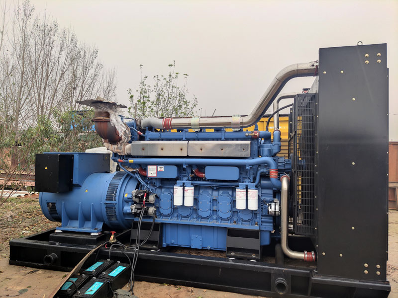 布拖柴油发电机组更换机油时，应遵循哪些步骤？